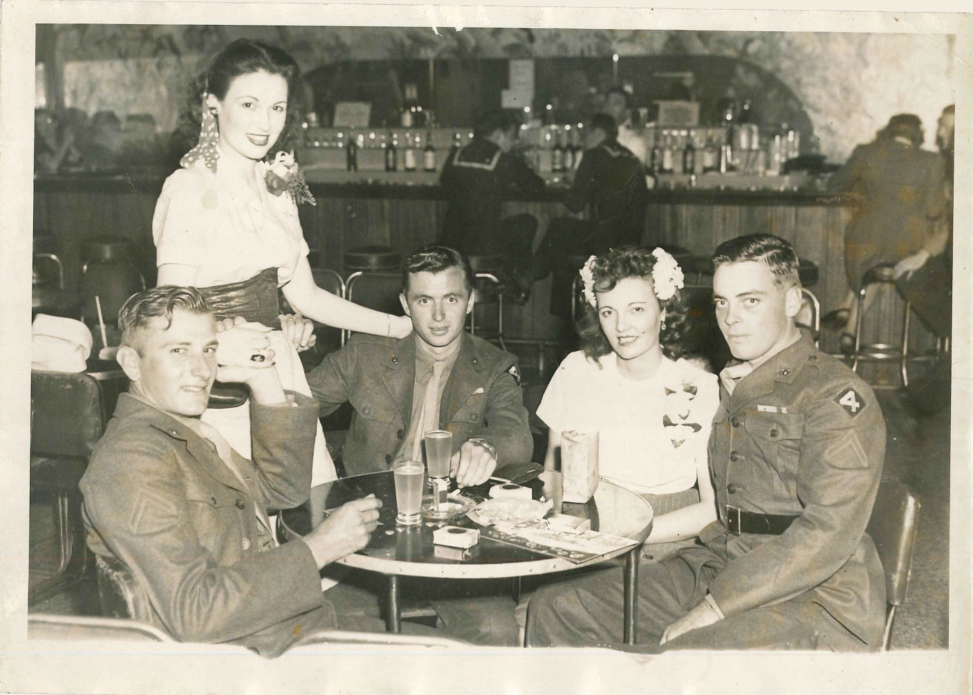 Pete in the center of photo